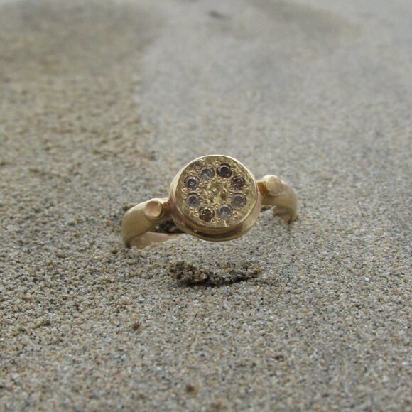 Engagement ring. 14K Yellow gold ring with 0.08ct Diamond Champagne color. - Picture 4 of 16